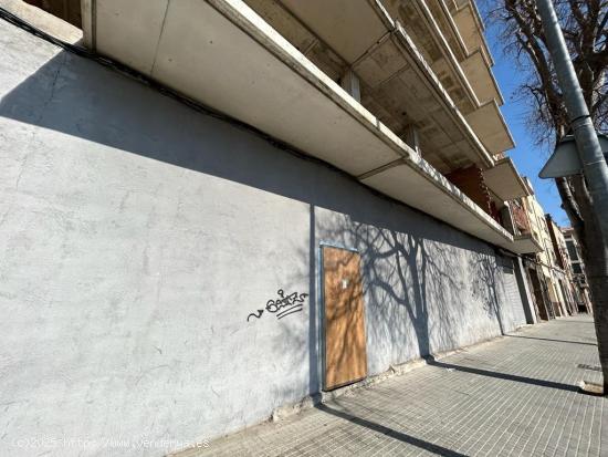 Se vende edificio con obra paralizada en la avenida Santa Eulalia de Terrassa - BARCELONA