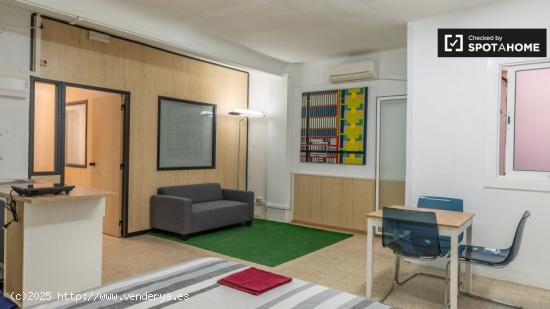 Acogedor estudio en alquiler en Vila Olímpica. - BARCELONA