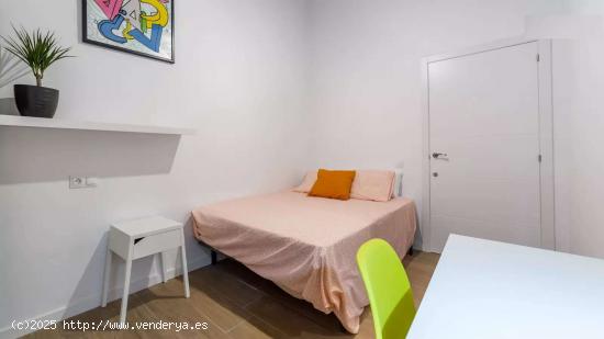  Se alquila habitación en piso compartido en Valencia - VALENCIA 