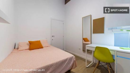 Se alquila habitación en piso compartido en Valencia - VALENCIA