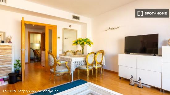 Precioso piso de 3 habitaciones situado en Barcelona - BARCELONA