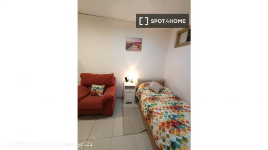 Habitación en piso compartido en Sant Vicenç dels Horts - BARCELONA