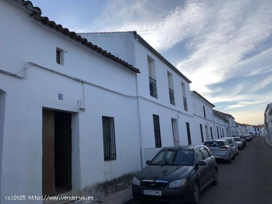  CASABANCO VENDE  CASA EN RUINAS EN AZUAGA, - BADAJOZ 