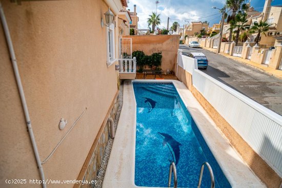 Villa en venta en San Miguel de Salinas (Alicante)