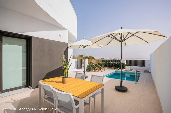 Villa en venta a estrenar en Torrevieja (Alicante)