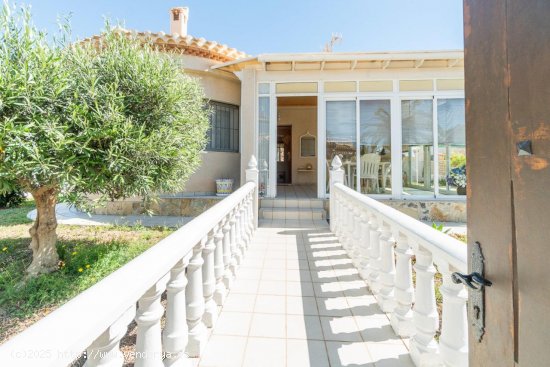 Villa en venta en Orihuela (Alicante)