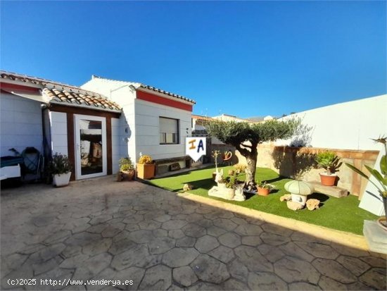 Villa en venta en Alcaucín (Málaga)