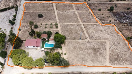 Finca en venta en Los Montesinos (Alicante)