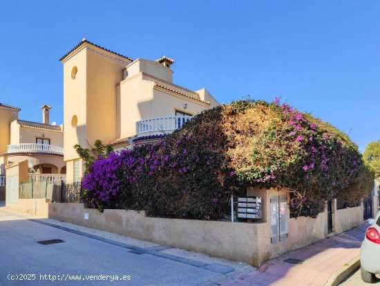 Villa en venta en Orihuela (Alicante)