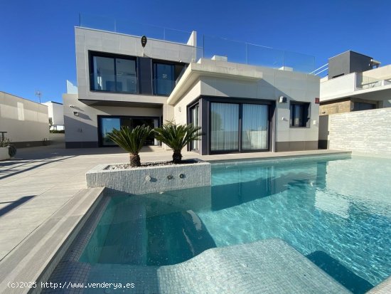 Villa en venta en San Miguel de Salinas (Alicante)