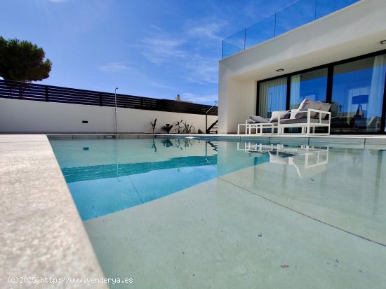 Villa en venta a estrenar en Polop (Alicante)