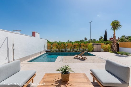 Villa en venta en Benijófar (Alicante)