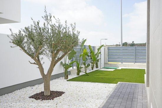 Villa en venta a estrenar en Los Montesinos (Alicante)