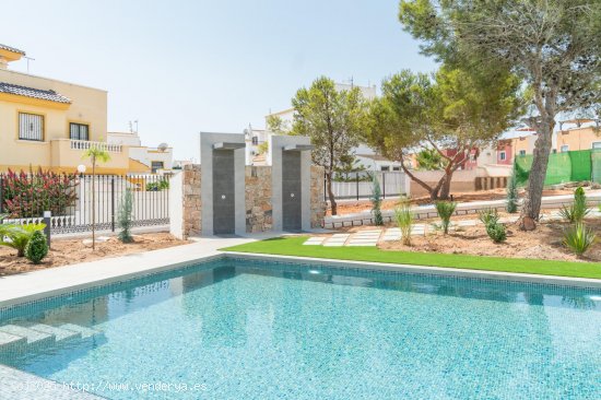 Bungalow en venta a estrenar en Torrevieja (Alicante)