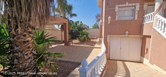 Villa en venta en Ciudad Quesada (Alicante)