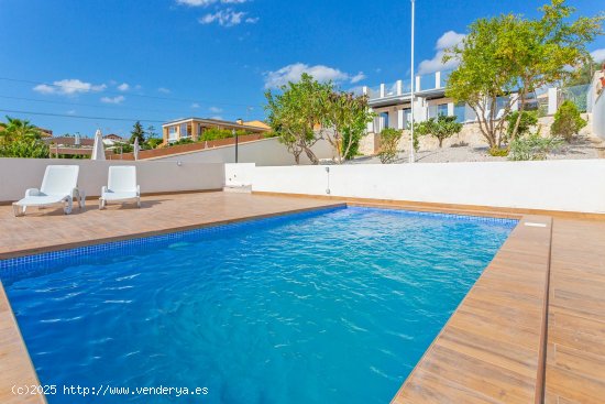 Chalet en venta en Torrevieja (Alicante)