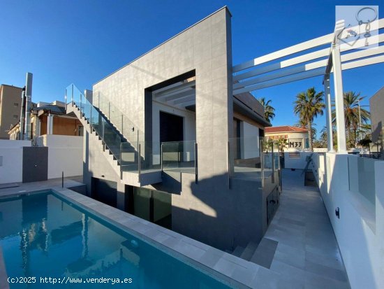 Villa en venta a estrenar en Torrevieja (Alicante)