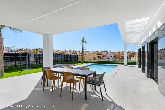 Villa en venta a estrenar en Algorfa (Alicante)