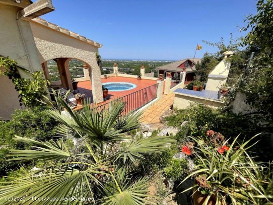 Villa en venta en Benidoleig (Alicante)