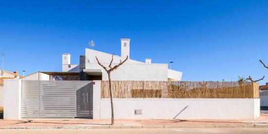 Villa en venta a estrenar en San Pedro del Pinatar (Murcia)