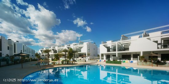 Bungalow en venta a estrenar en Pilar de la Horadada (Alicante)