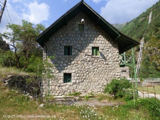 Edificio en venta en Bielsa (Huesca)