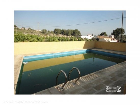 Chalet en venta en Alzira (Valencia)