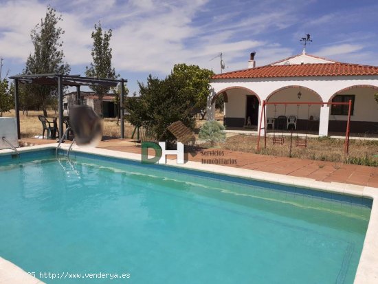 Casa en venta en Alcuéscar (Cáceres)