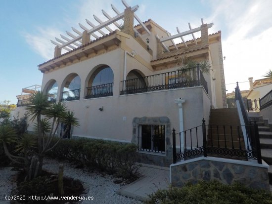 Villa en venta en San Miguel de Salinas (Alicante)