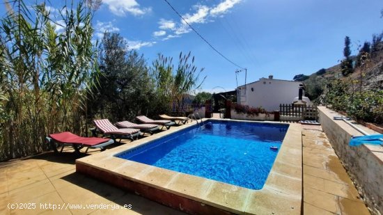  Villa en venta en Sedella (Málaga) 