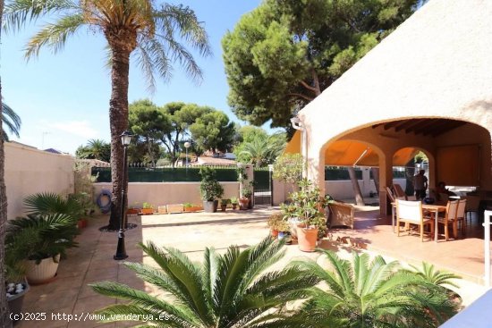 Chalet en venta en Orihuela (Alicante)