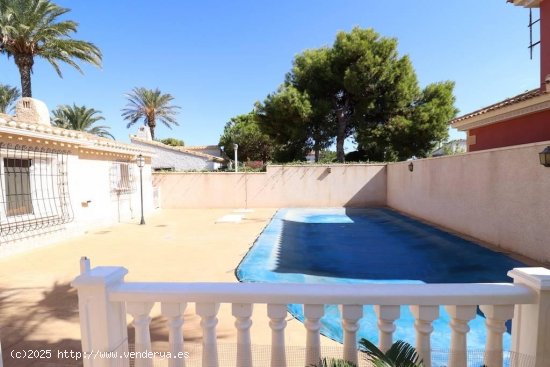 Chalet en venta en Orihuela (Alicante)