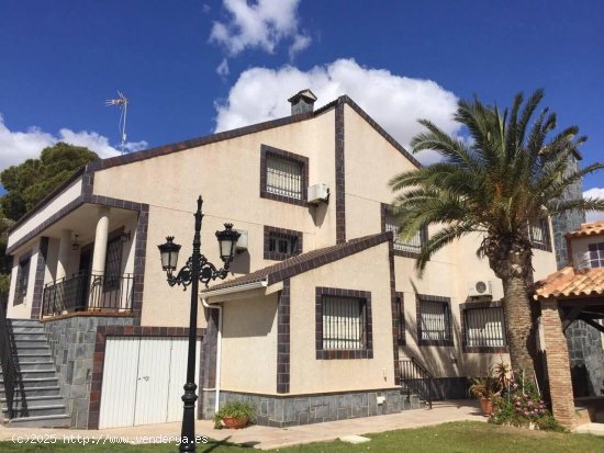 Chalet en venta en Orihuela (Alicante)