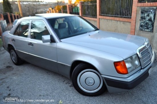 Mercedes Clase E 300D AUT KLIMA A/C-TECHO ELECTRICO-ELEGANCE de 1991 con 377.000 Km por 4.700 EUR. e