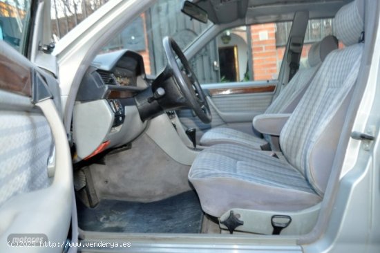 Mercedes Clase E 300D AUT KLIMA A/C-TECHO ELECTRICO-ELEGANCE de 1991 con 377.000 Km por 4.700 EUR. e