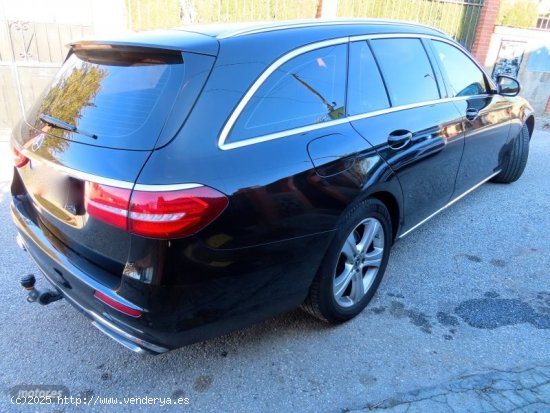 Mercedes Clase E 220D AVANTGARDE K-NAVI-PARKTRONIC CAM TV-9G AUT-PIEL de 2018 con 490.000 Km por 14.