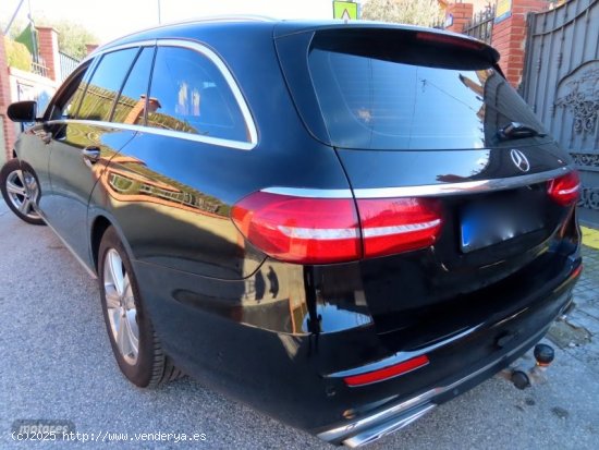 Mercedes Clase E 220D AVANTGARDE K-NAVI-PARKTRONIC CAM TV-9G AUT-PIEL de 2018 con 490.000 Km por 14.