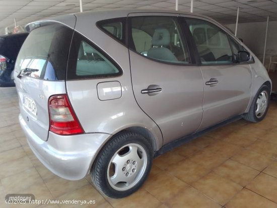 Mercedes Clase A A170 CDI ELEGANCE. de 2000 con 259.000 Km por 2.500 EUR. en Murcia