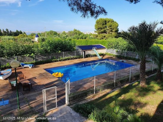 Chalet en venta en Torrevieja (Alicante)