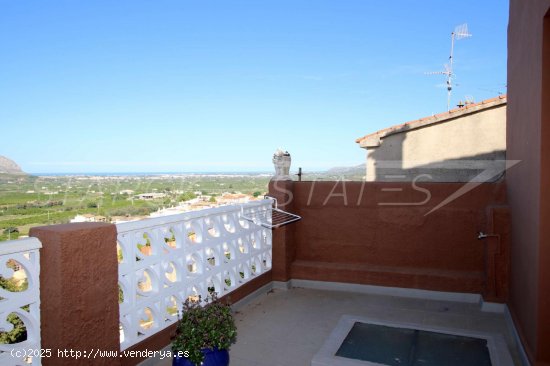 Casa en venta en Benidoleig (Alicante)