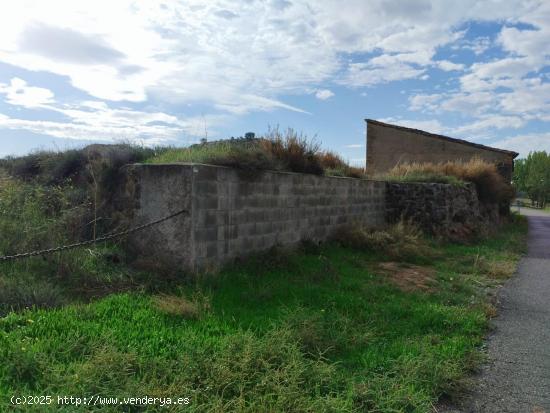  Se vende Terreno con Almacen en Castejon del Puente - HUESCA 