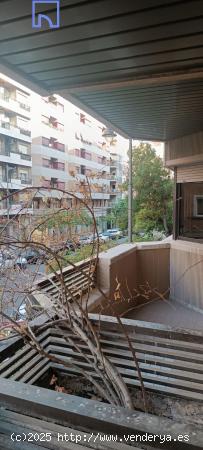 Piso de 4 habitaciones y 3 baños en zona centro - LA RIOJA