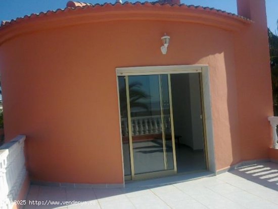 Chalet en venta en Torrevieja (Alicante)