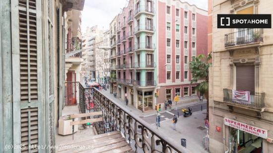 Elegante habitación en alquiler en apartamento de 9 habitaciones en Gracia - BARCELONA