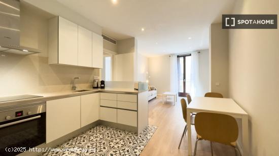 Apartamento entero de 2 dormitorios en Barcelona. - BARCELONA