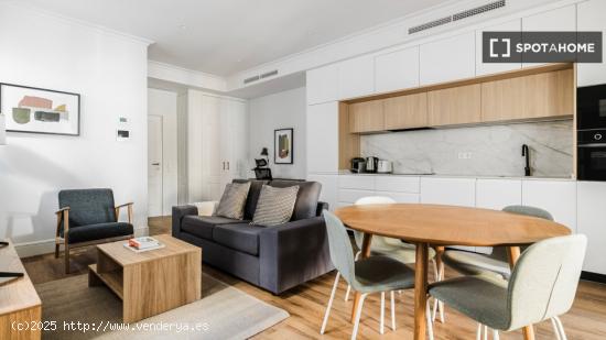 Apartamento de 3 habitaciones en alquiler en Madrid - MADRID