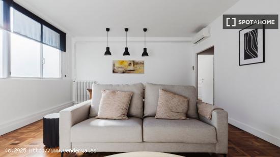 Apartamento de 4 dormitorios en alquiler en Barcelona - BARCELONA