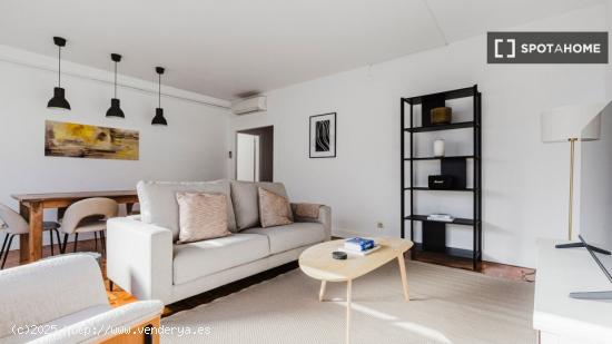 Apartamento de 4 dormitorios en alquiler en Barcelona - BARCELONA