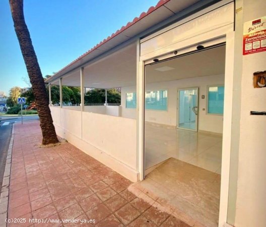 Local en venta en Benalmádena (Málaga)