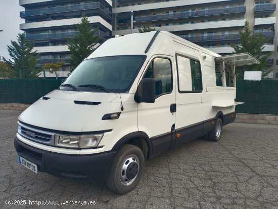  Iveco Daily FOOD TRUCK HOMOLOGADA 100X100 EN DEPOSITO DE VENTA. - St. Joan Despi 